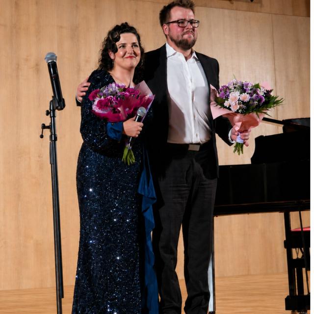 Marta Florek i Mateusz Gramburg na scenie Politechniki Poznańskiej.